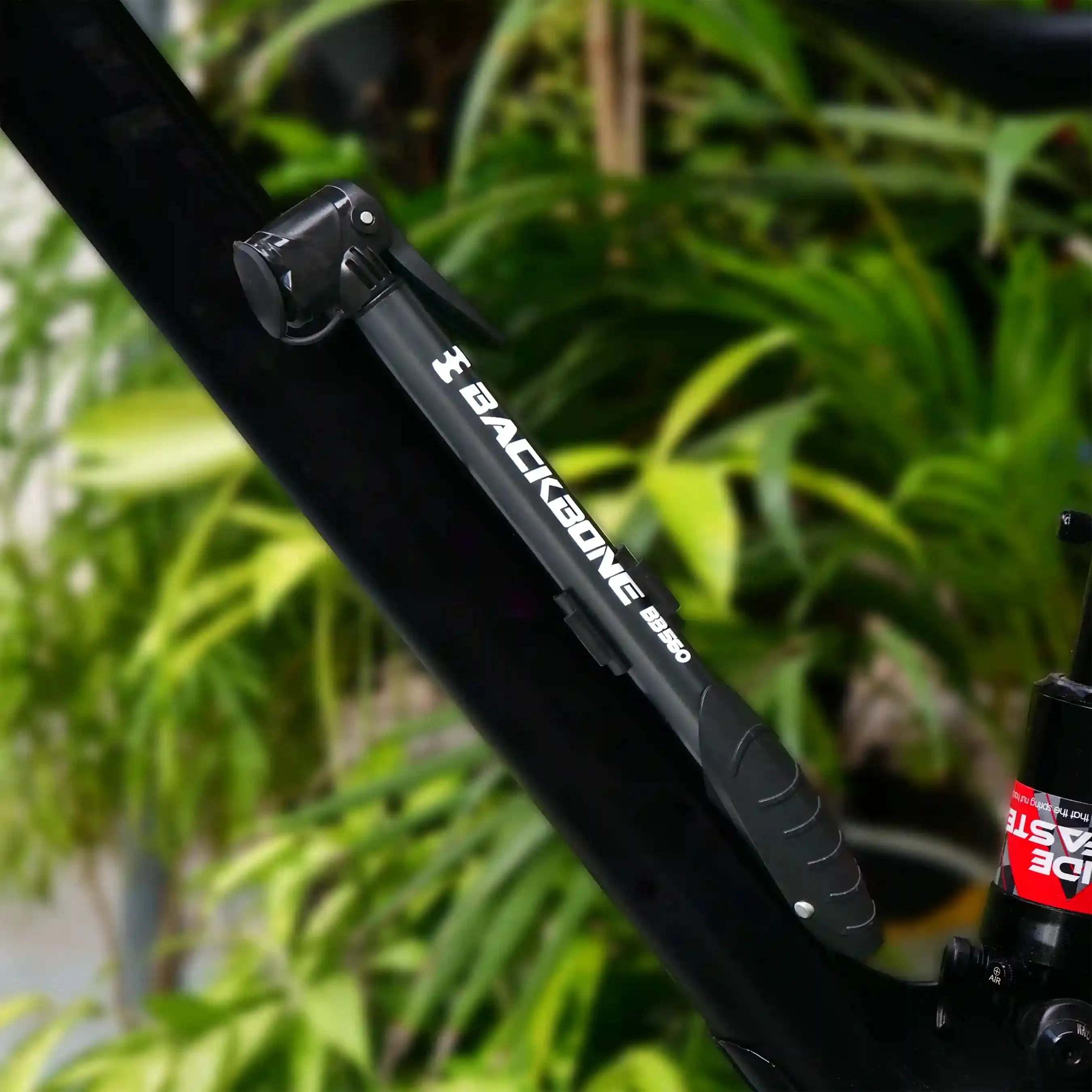 Backbone BB560 Mini Air Pump - Tyre Lever Combo