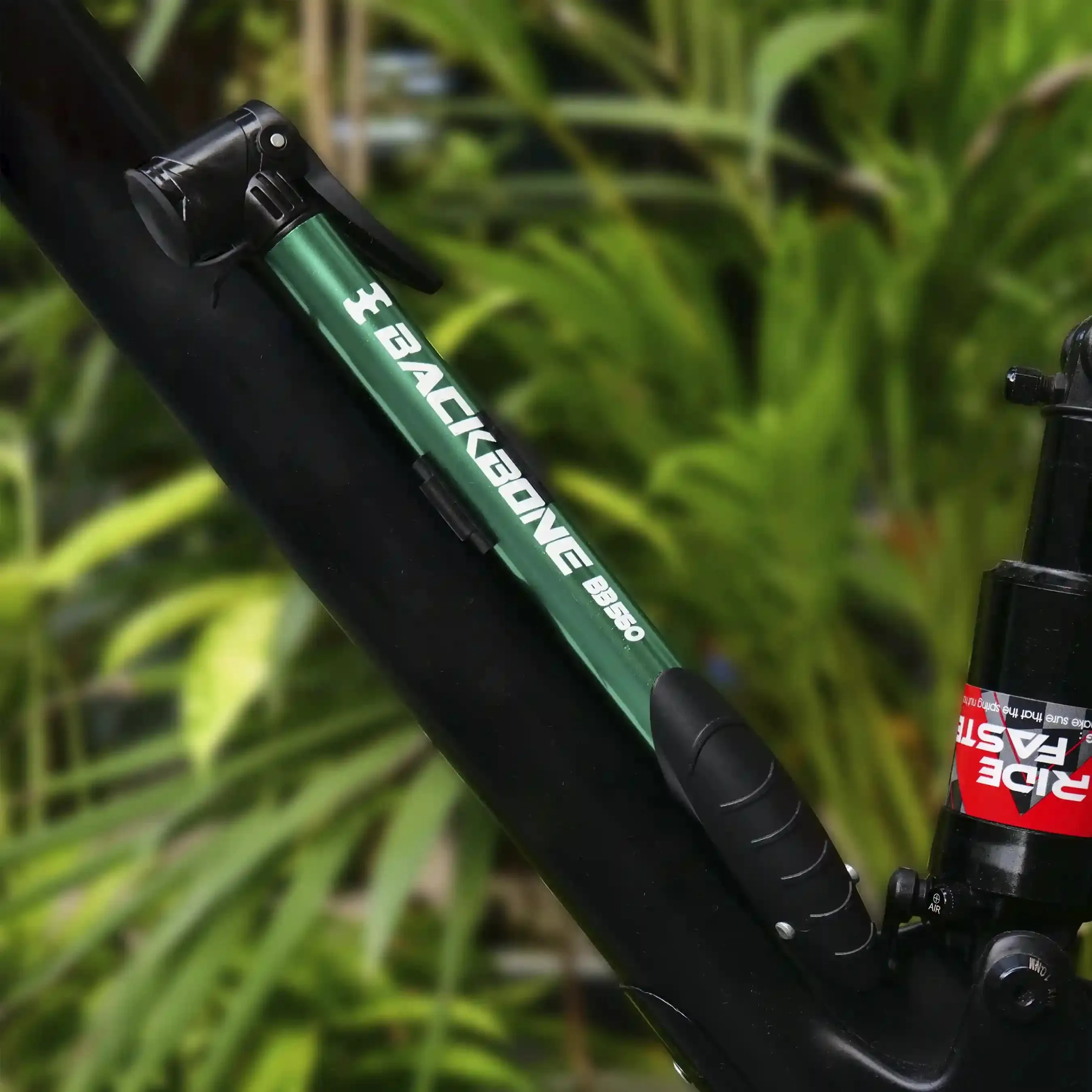 Backbone BB560 Mini Air Pump - Tyre Lever Combo