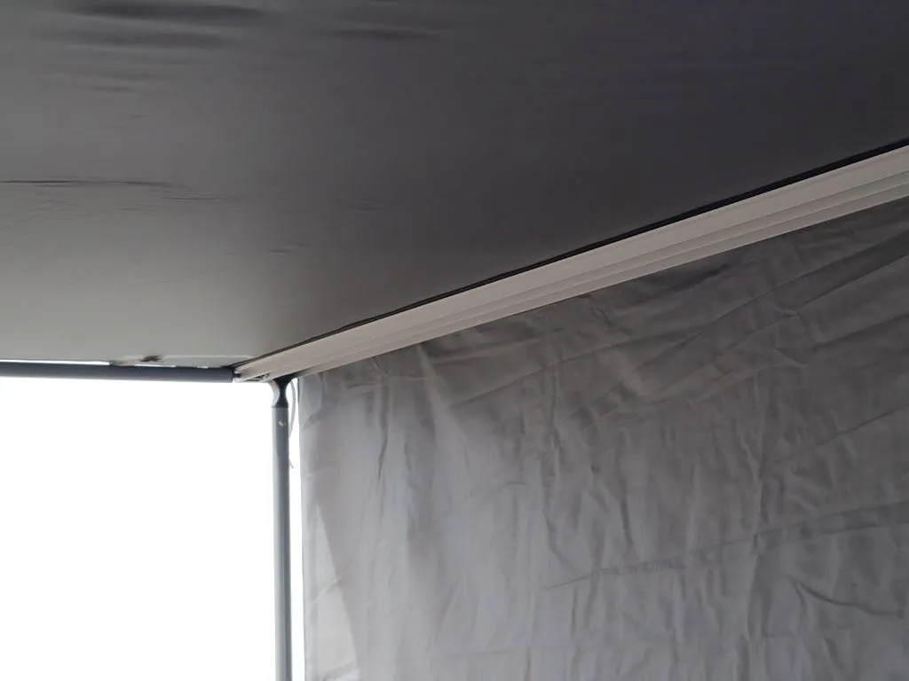 FRONT RUNNER Wind/Sun Break for 2M Awning/Front