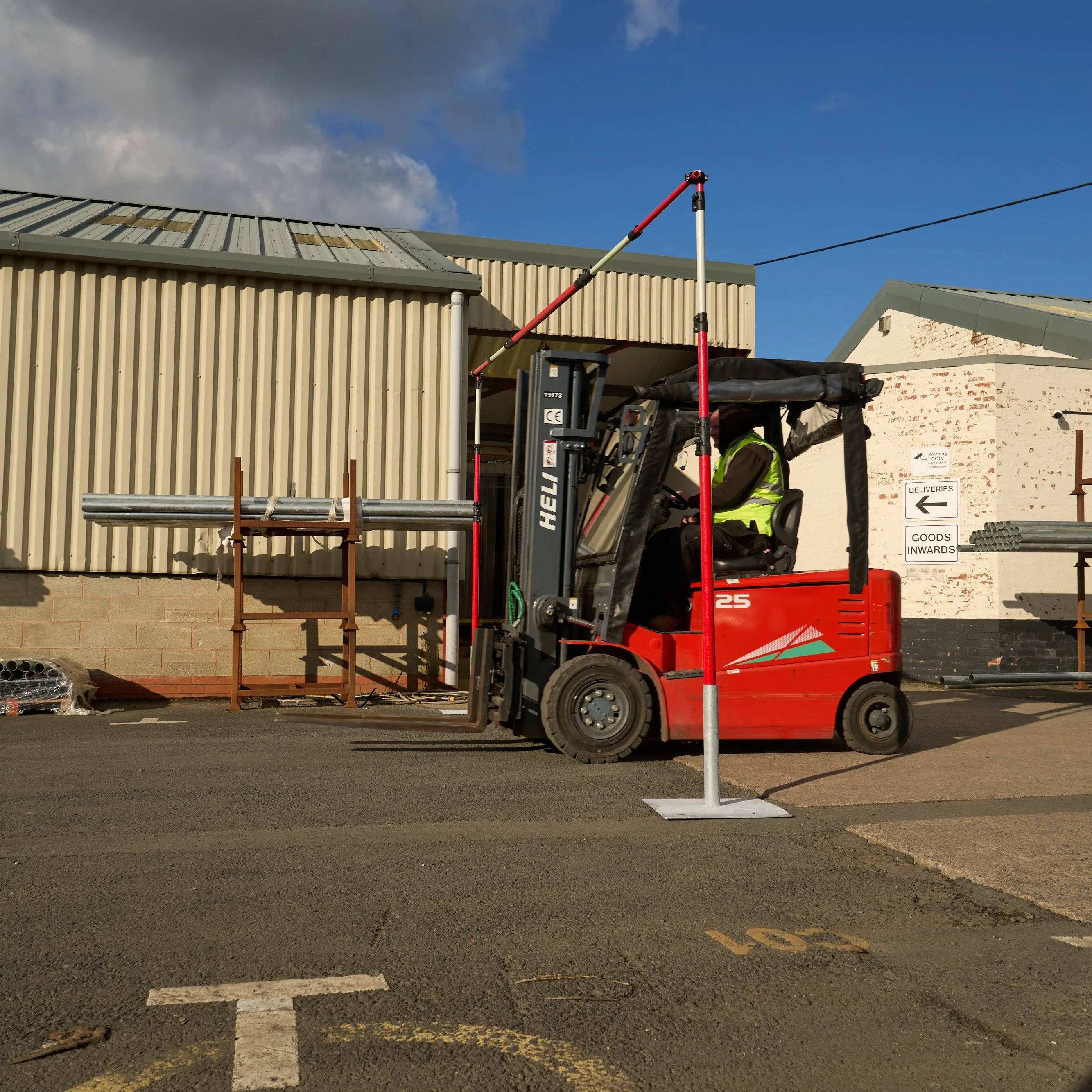 GS6 Telescopic Upright Post 75Kv Insulated
