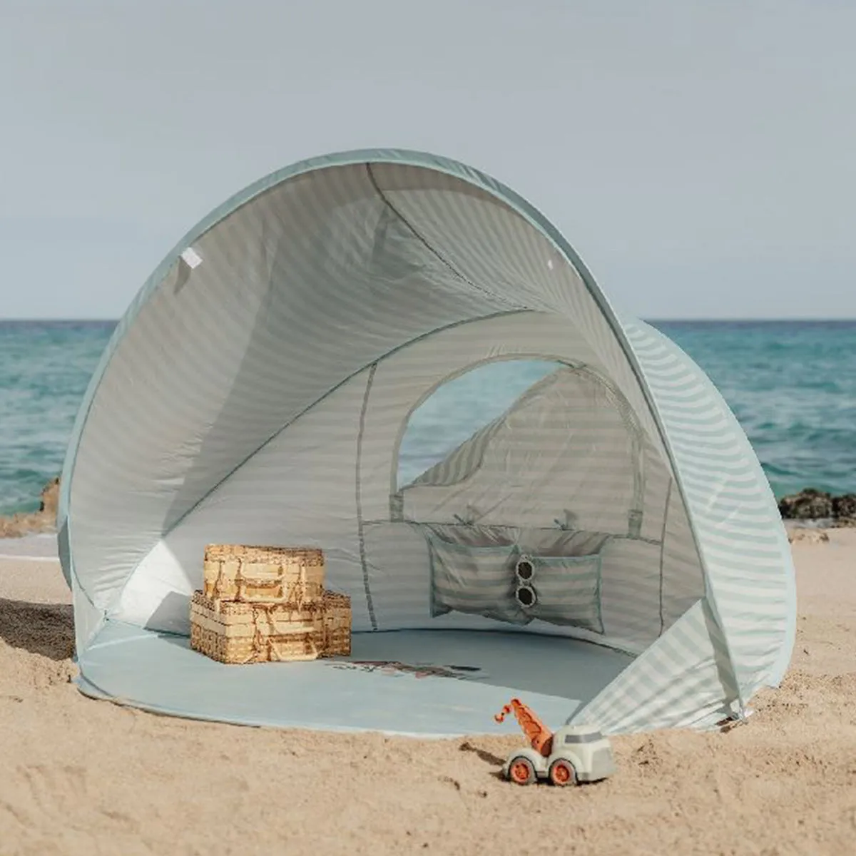 Little Dutch fresh greens pop-up tent