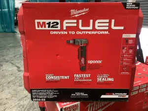 Milwaukee M12 FUEL ProPEX Expander Tool Kit with 1/2 in.