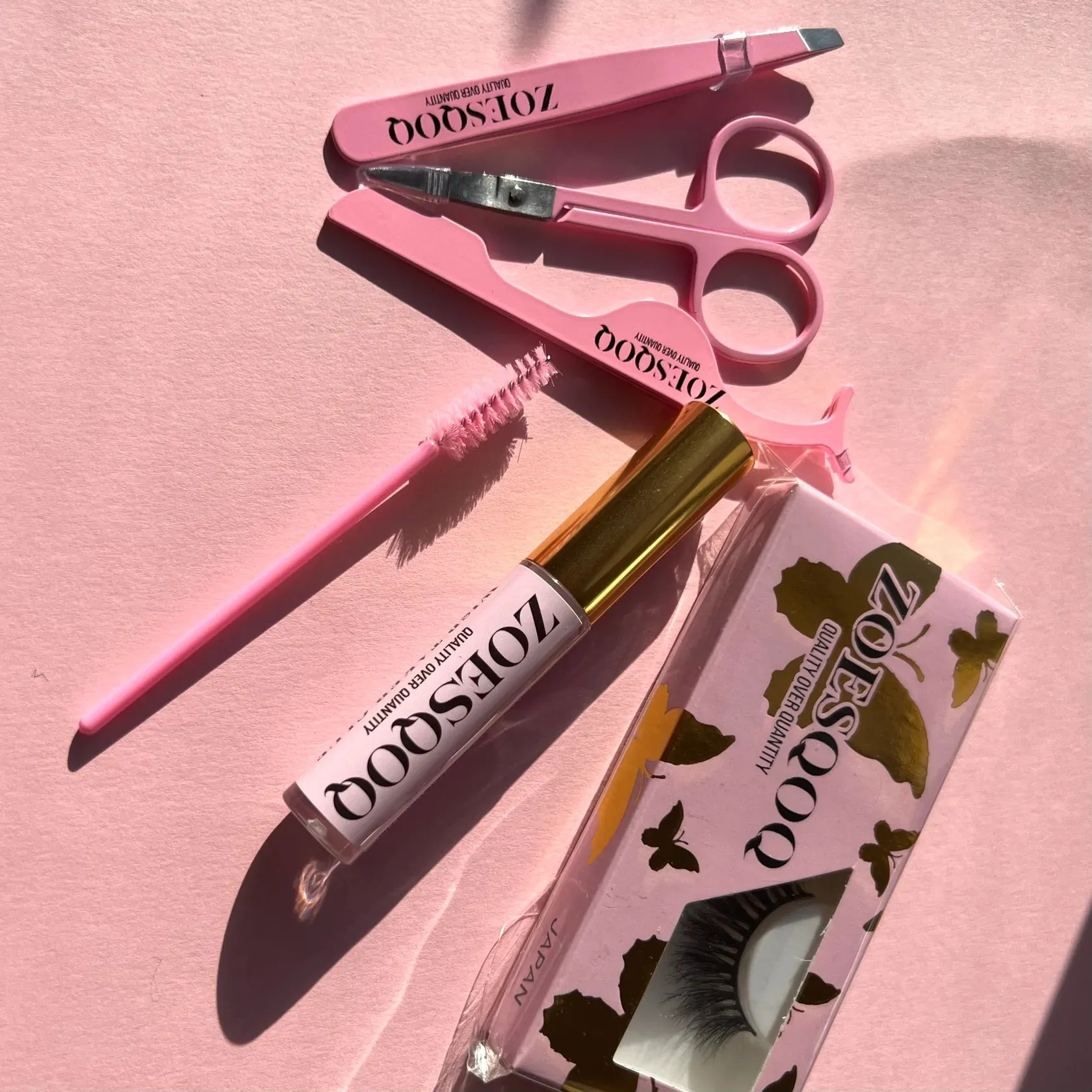 New ZOESQOQ LASH STARTER KIT! Includes 3 set of eyelashes and application kit!
