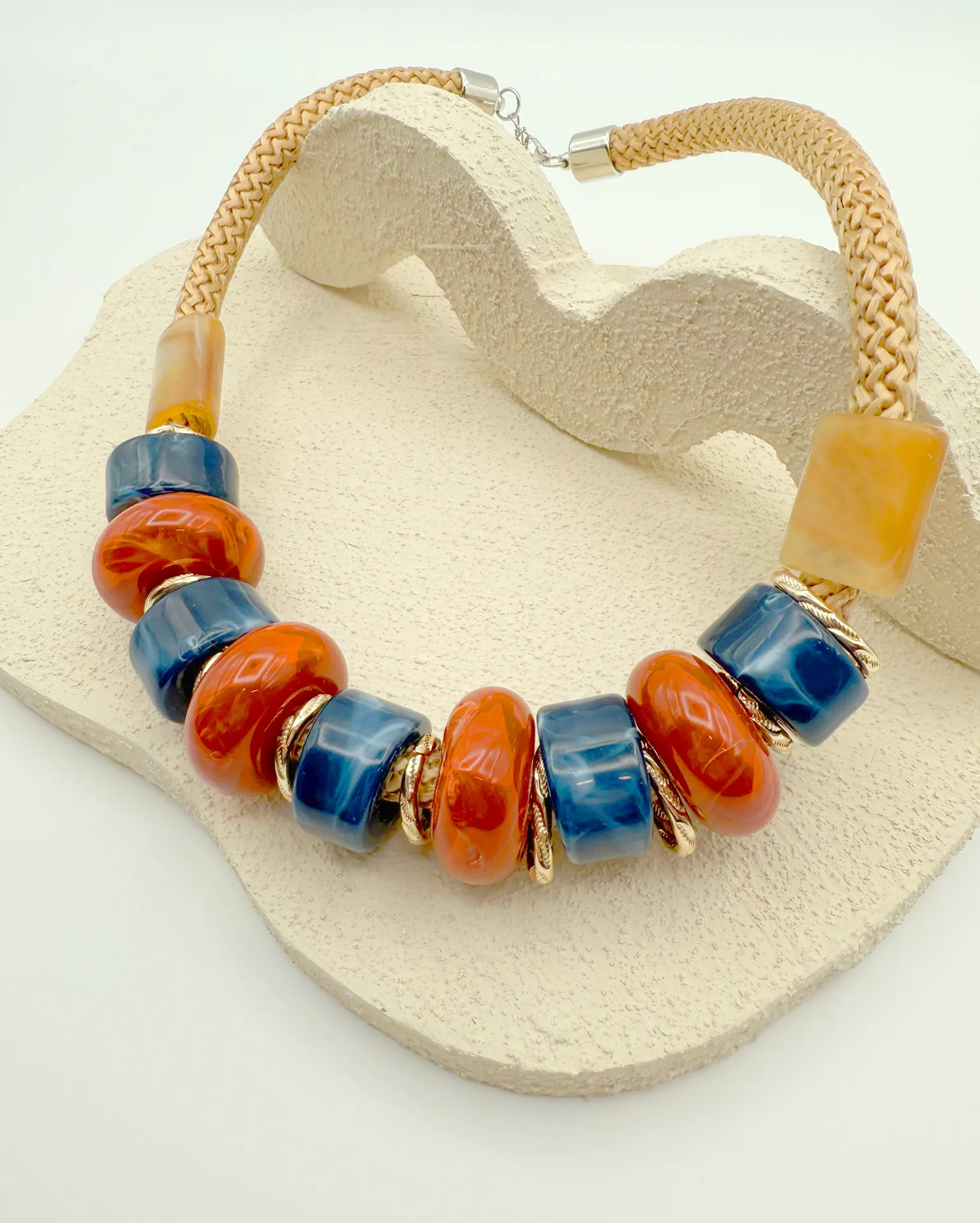 Rustic Flow Necklace – Resin and Fabric Elegance Adjustable