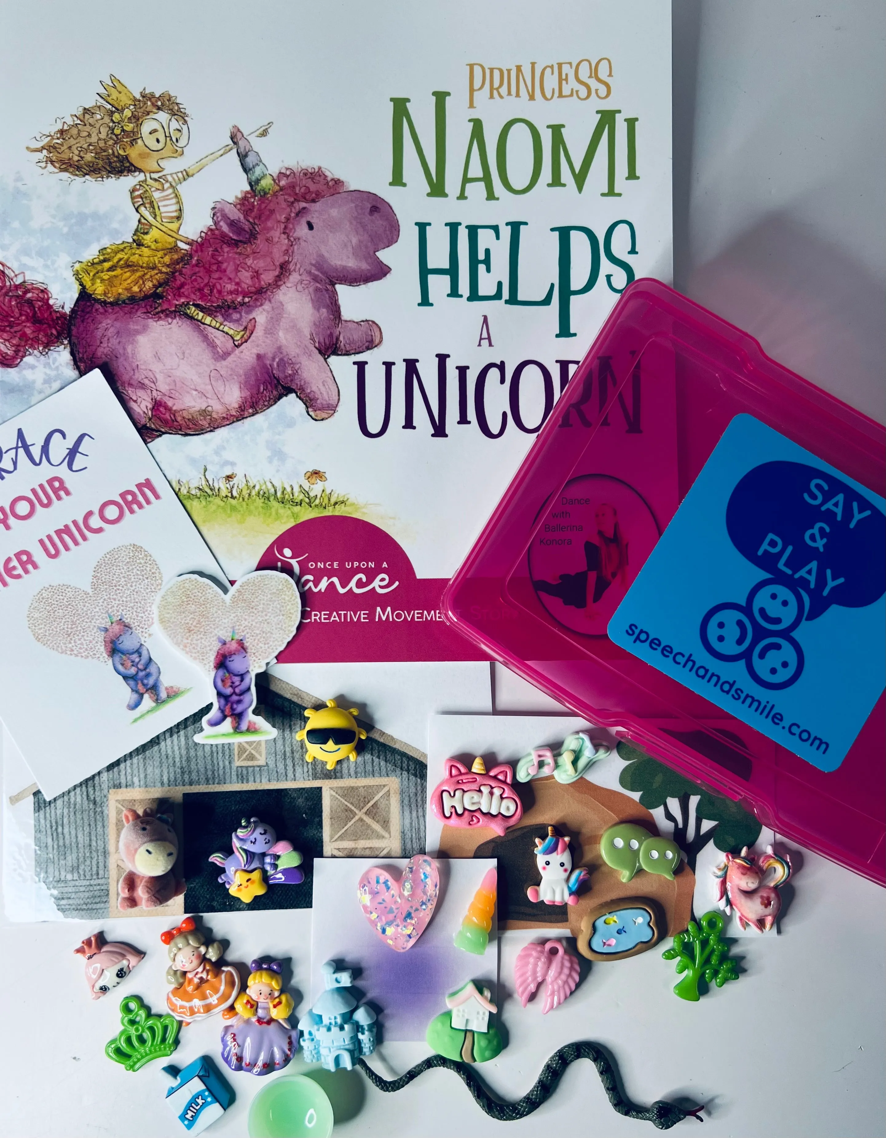 Say and Play Story Kit for Naomi Helps a Unicorn Mini Objects Speech Therapy Trinkets for the Book Reading Gift